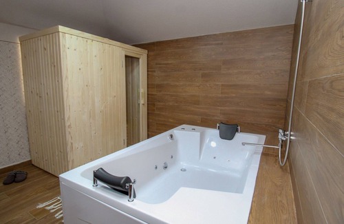 Pale Apartment | Ethno Village Dolina Mira - One Bedroom Holiday Home (Drina)