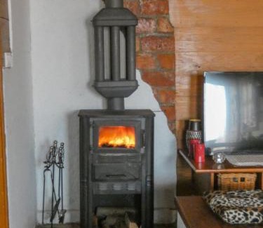 Mladenovac Ski Chalet | Etno kompleks Orahovac - Vajat Lastavica