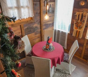 Mladenovac Ski Chalet | Etno kompleks Orahovac - Vajat Lastavica