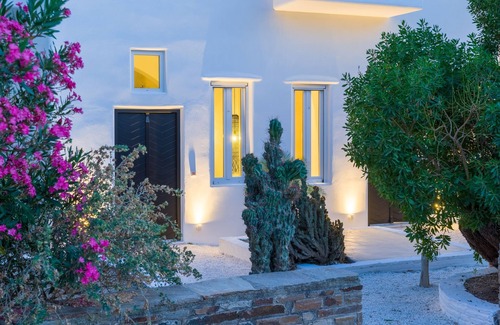 Naxos Town Apartment | Euphoria Chora Naxos Family Suite