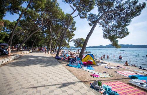Biograd na Moru Resort | Eurocamp Mobile Homes at Campsite Ljutic