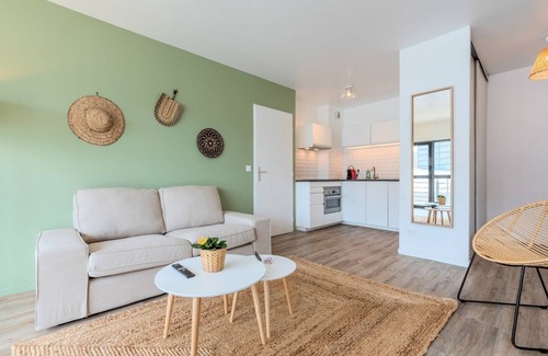 Lille Centre Ville Apartment | Europe/Flandres stations apartment with balcony!