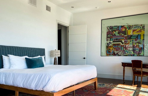 Clarksville House | European Flair + Private Pool - Fancy Fierce Mullet!