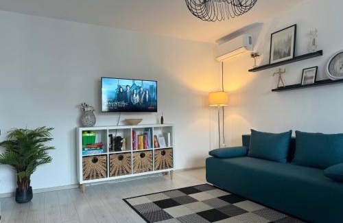 Bucharest Apartment | Evan Cozy Flat with balcony & parking, 13 September