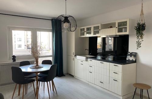 Bucharest Apartment | Evan Cozy Flat with balcony & parking, 13 September