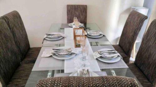 Primrose Apartment | Evans Village - Apartments & Spa