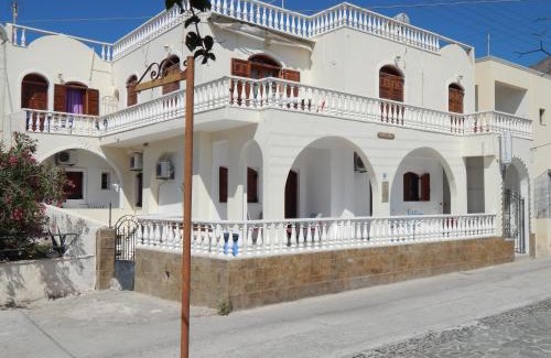 Perissa House | Evelina Beach Pension for Couples&Families romantic partnerships&family life, a breath away from the Black Beach offer plenty of accommodation type to suit every traveler's needs-Economic Rooms-Thematic Rooms-Design Rooms-Studios-Small Apartments