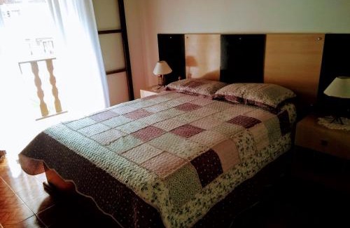 Pero House | Excelente casa a 40 metros da Praia e 100 m do Shopping Peró ! Wi-fi