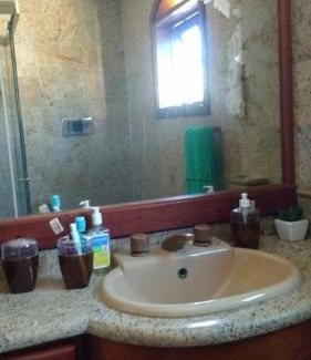 Pero House | Excelente casa a 40 metros da Praia e 100 m do Shopping Peró ! Wi-fi