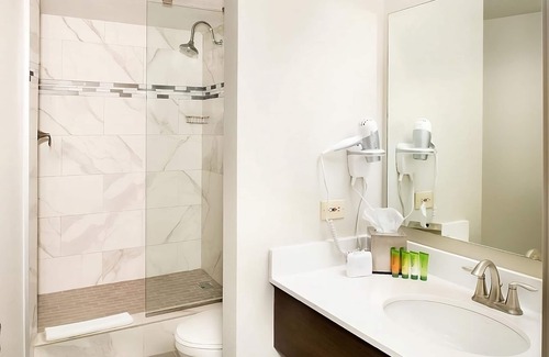 Gateway District Hotel | Excellent Choice! With Pool, Onsite Parking, Short Drive to Mob Museum