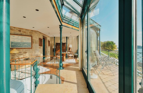 Dinard Apartment | Exceptional apartment with sea view, reminiscent of a luxury yacht.
