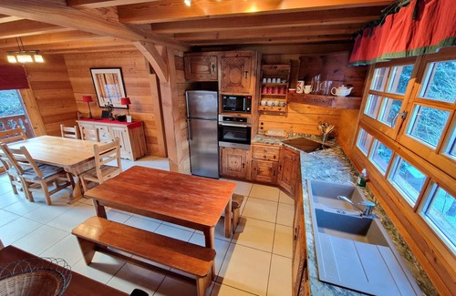 Valfrejus Ski Chalet | Exceptional chalet: 5 rooms, 14 pers, near slopes, WiFi, fireplace