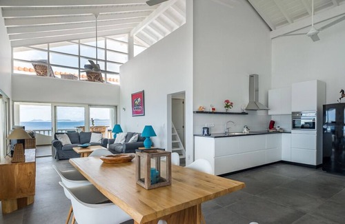 Kralendijk Apartment | Exceptional Oceanfront Penthouse Delfshaven Sanddollar Resort