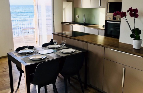 Parame Apartment | EXCEPTIONAL SEA VIEW WITH LARGE TERRACE ON THE BEACH