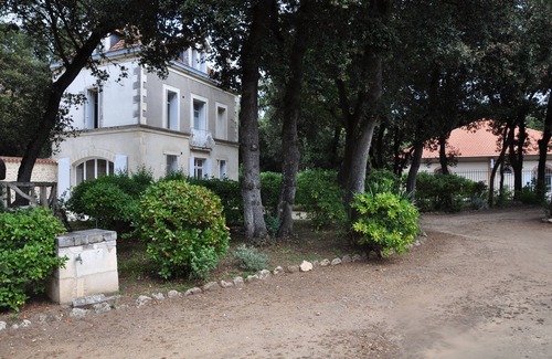 Fouras House | Exceptional sea view .character house with direct access to the beach
