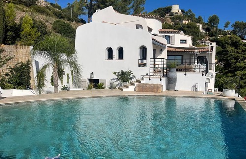 Hyeres Villa | Exceptional villa - panoramic view - sleeps 10 - pool - near beach