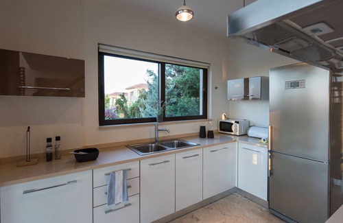 Chorafakia Villa | Exceptional villa with pool on the seafront