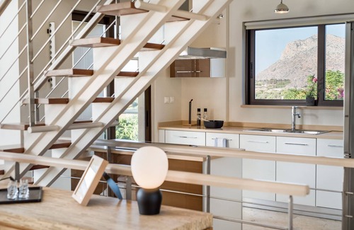 Chorafakia Villa | Exceptional villa with pool on the seafront