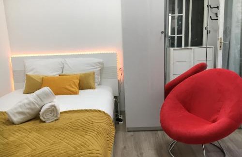 Val-de-Grace Apartment | Exceptionnelle maison de ville ✧Cour privée ✧Métro