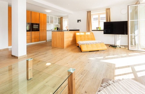 Garmisch-Partenkirchen Apartment | Exclusive apartment "Elmau" with gigantic mountain view in Garmisch-P.