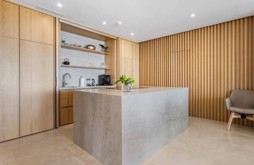 Marbella Villa | Exclusive 6 Bedroom Mansion by Lodgerstrip