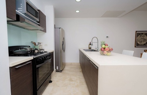 Marbella Apartment | Exclusive and luxury 1BR with balcony in Yoo Panama