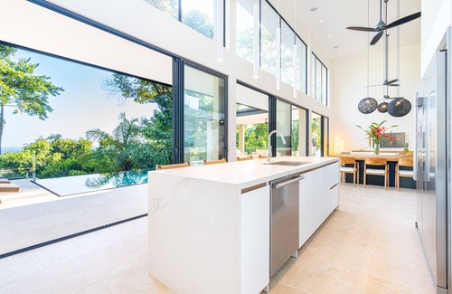 Ballena House | Exclusive community | Easy Access | Oceanview Pool