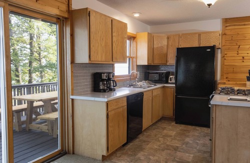 Walker House | Exclusive Leech Lake Resort Retreat - Shoreview - 4 BRM overlooking pool & beach