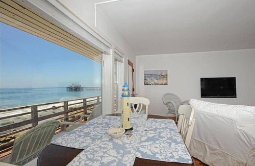 Eastern Malibu Apartment | Exclusive Oceanfront Cottage on Dry Sandy Carbon Beach - Seal