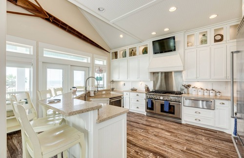 Port Bolivar House | Exclusive Pool | Gulf Views | Modern | Cargo Lift
