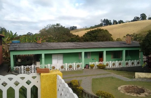 Pinhalzinho House | Exclusive Resort with Lake, Swimming Pool, Party Room and Barbecue.