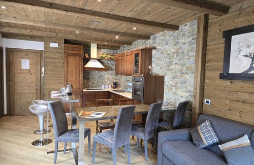 Valdisotto Ski Chalet | Exclusive rustic chic chalet with large furnished rooftop garden