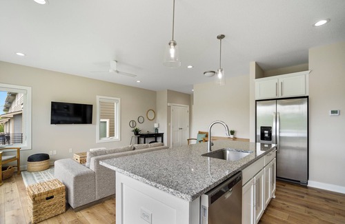 Waukee House | Exclusive Scenic Escape End Unit New Construction Jordan Creek w/2 Car Garage