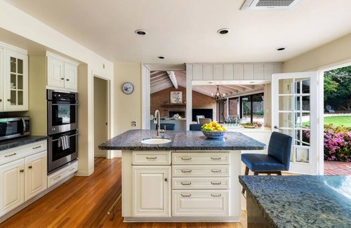 Hope Ranch House | Exclusive Short-Term Haven: Luxe Living in Hope Ranch!