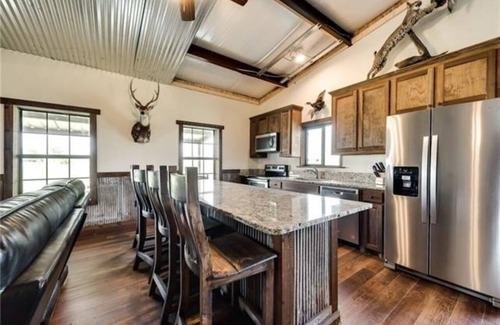 Italy Other | Exclusive Solar Eclipse Viewing, Wildlife Retreat Camp at Onion Creek Ranch