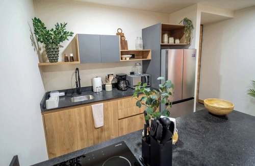 Lafayette Apartment | Exclusive Stay near Downtown | Duna S.