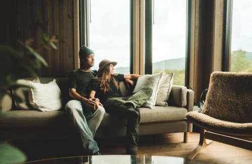 Møre og Romsdal Apartment | Exclusive Suite in the Sunnmøre Alps, Near Geiranger & Hjørundfjord