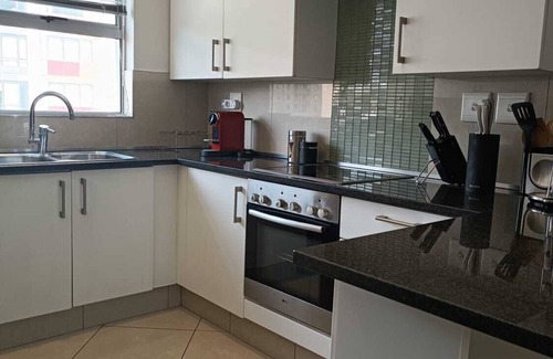 Greater Johannesburg Metropolitan Area Apartment | Executive 2-Bed Apartment in Prime Sandton Location - Jade Apartments