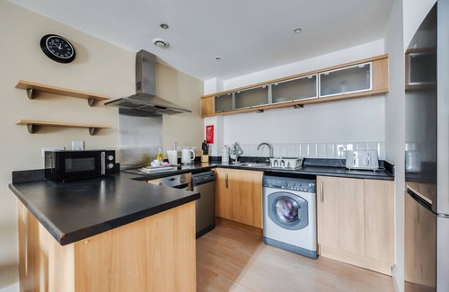 Northampton Apartment | Executive Apartment in City Centre Fast Wifi Smart TV Free Gym Access