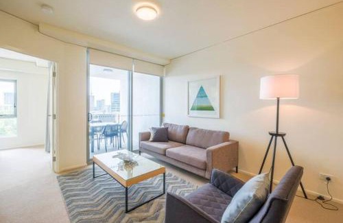 Bowen Hills Apartment | Executive Apartment with Pool & Gym