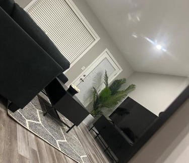 Windsor House | Executive Home in Windsor close to the airport