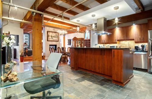 Exchange District Condo | Executive Loft-Styled Condo with FREE Parking