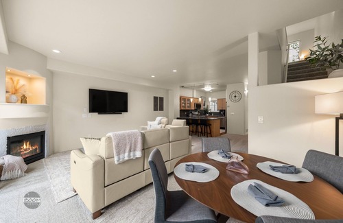 Spenard Condo | Executive Luxury: Elegant 2BR 2.5BA Condo with 2 Fireplaces & Garage Parking