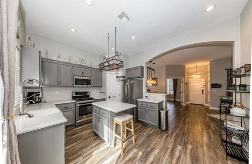 Highland Reserve House | Executive-Style Farmhouse Retreat – Furnished & Perfectly Located in Roseville