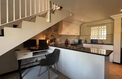 Arcadia Apartment | Executive suite@Lofts