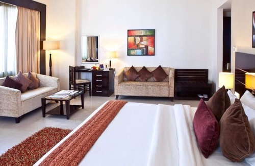 Al Muraqqabat House | Executive Suite Near Al Ghurair Centre By Luxury Bookings