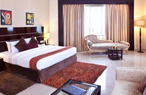 Al Muraqqabat House | Executive Suite Near Al Ghurair Centre By Luxury Bookings