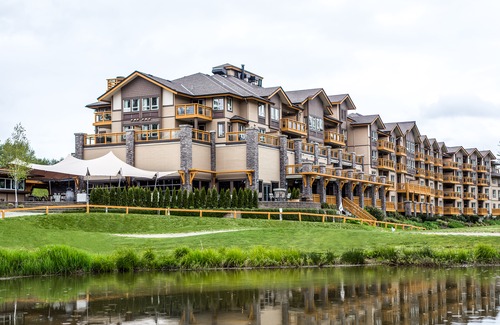 Garibaldi Highlands Hotel | Executive Suites Hotel and Resort, Squamish