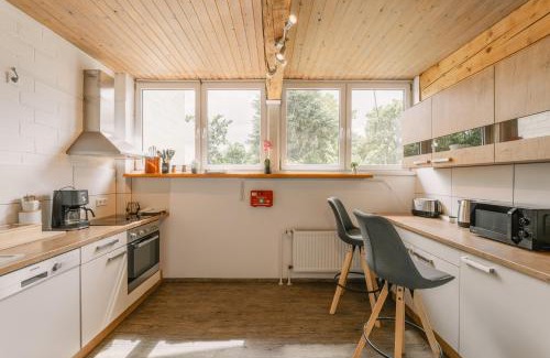 Bayreuth Apartment | Exklusive große Ferienwohnung für 7 Personen, Parkplatz, Balkon, 3 Schlafzimmer