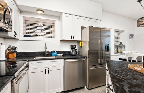 Lincoln Beach House | Expansive Ocean Views From Home and Hot Tub, Pet Friendly, Private Deck, Fireplace, Steps From Beach